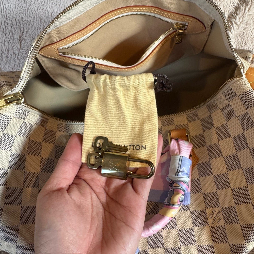Louis Vuitton Damier Azur Speedy 35 - Picture 14 of 16